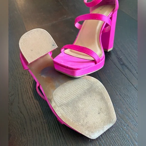 Women's Hot Pink Block Heel Strappy Sandals - Picture 3 of 3